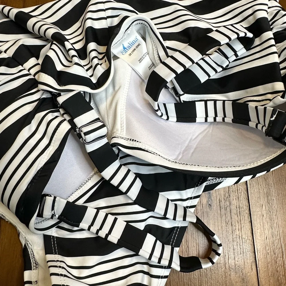 Catalina black white